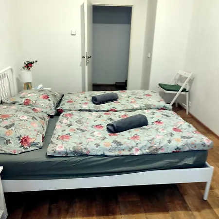 Nice Room With Double Bed In Zizkov - Shared Bathroom Prague Exterior photo